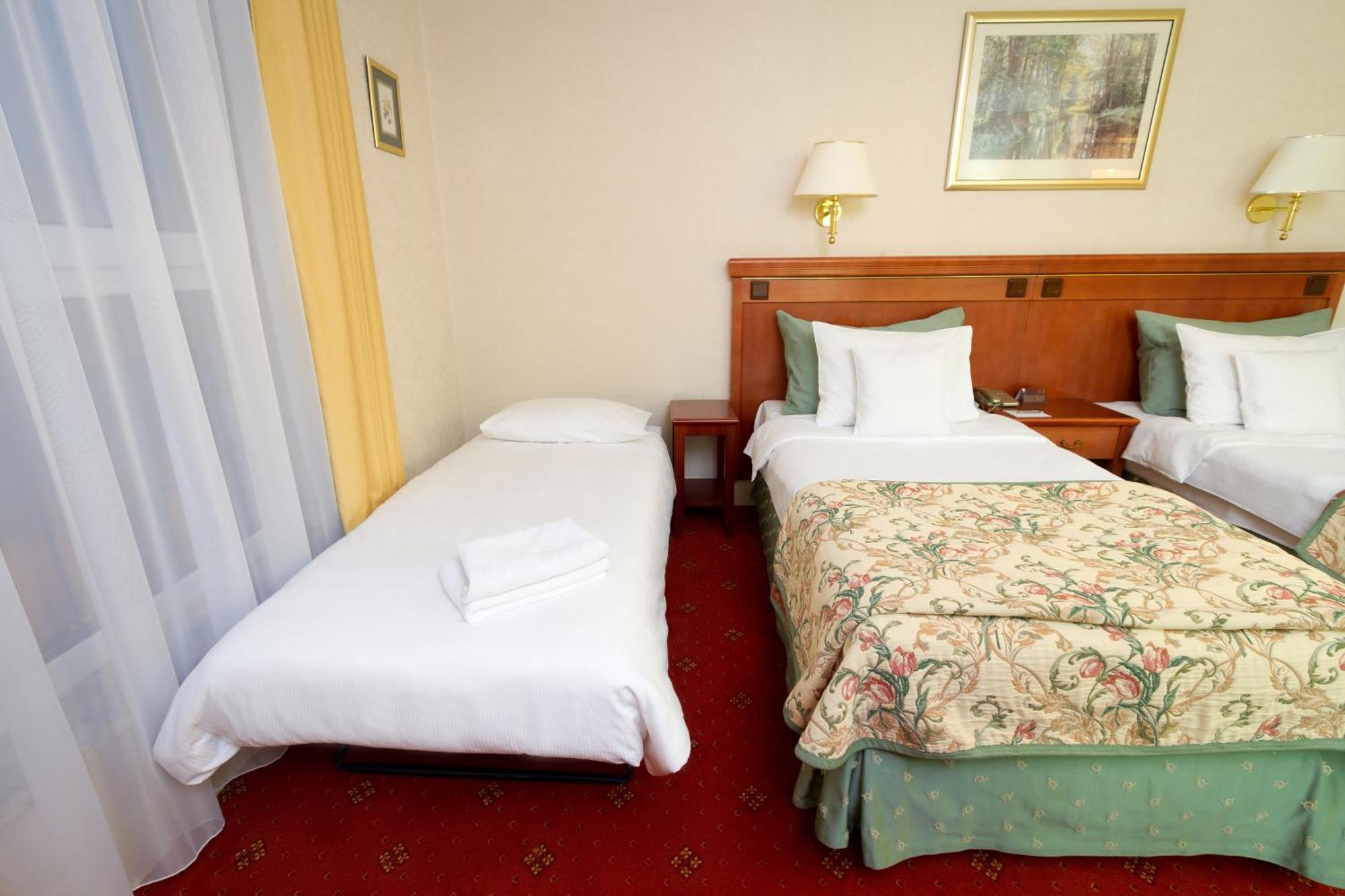 Hotel Mazurkas Ozarow Mazowiecki Room photo